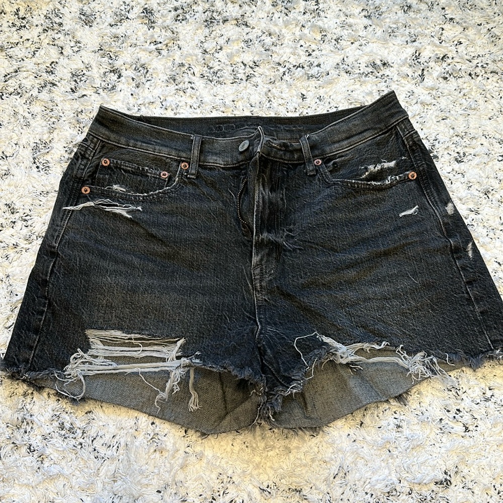 NWOT HIGHEST RISE 90s BOYFRIEND SHORT!